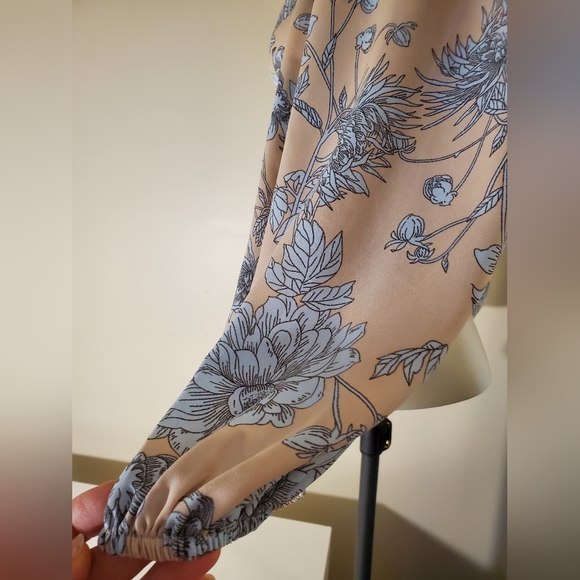 NWOT Blush Wrap Front Crop Blouse Size Medium - Picture 5 of 9